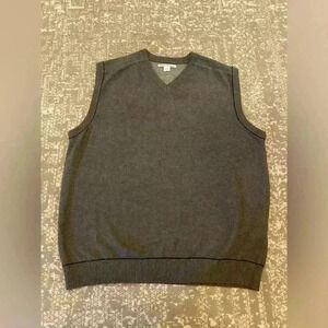 Men’s Cutter & Buck Sweater Vest size Large color Grey